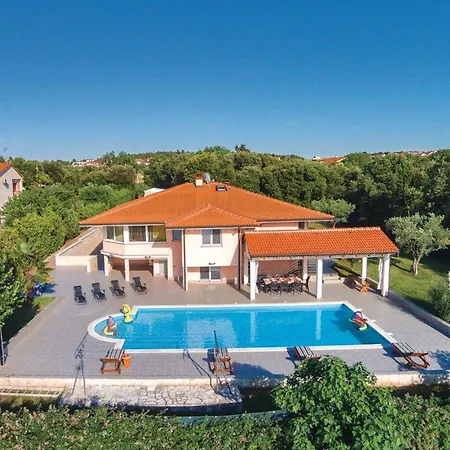 Holiday home Luxurious Home In Pula