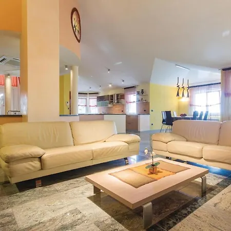 Luxurious Home In Pula * Pula