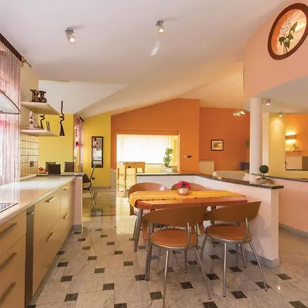 Stunning In With Kitchen Tatil Evi