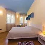 Gorgeous Home In Pula With Wifi