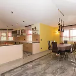 Gorgeous Home In Pula With Wifi *