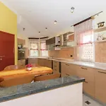 Gorgeous Home In Pula With Wifi Vikendica