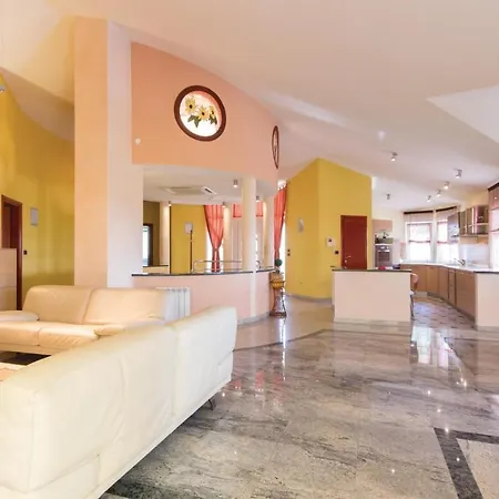 Luxurious Home In Pula