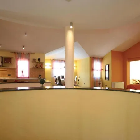 Ferienhaus Luxurious Home In Pula *