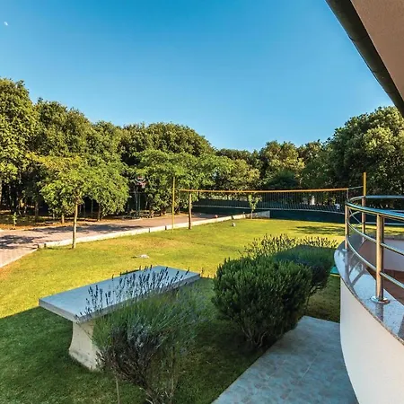 Ferienhaus Luxurious Home In Pula *